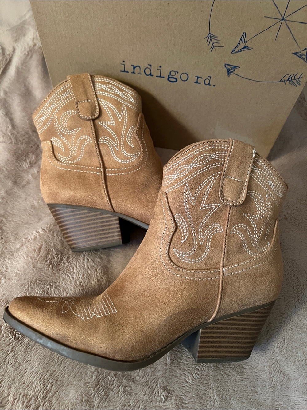 Indigo Rd. Franchesca’s Tan Faux Suede Western Ankle Boots 6.5 Alter’d State